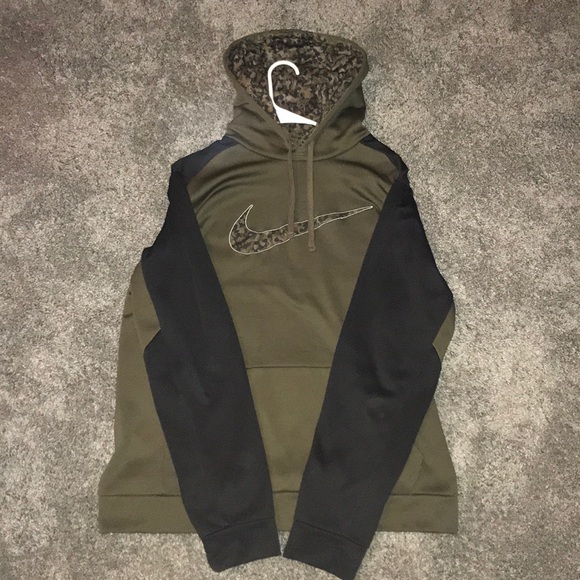 Nike Other - Men’s Large Therma-Fit Hoodie